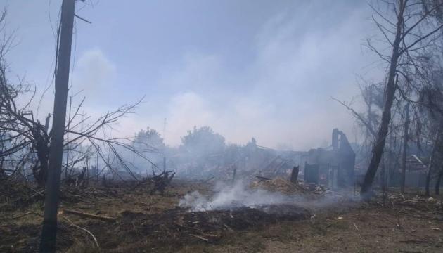 Противник здійснив авіаудар по населеному пункту в Харківській області, в результаті чого постраждала 18-річна дівчина.