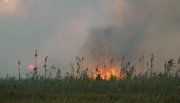 У Полтавській області лісова пожежа охопила ще два села.