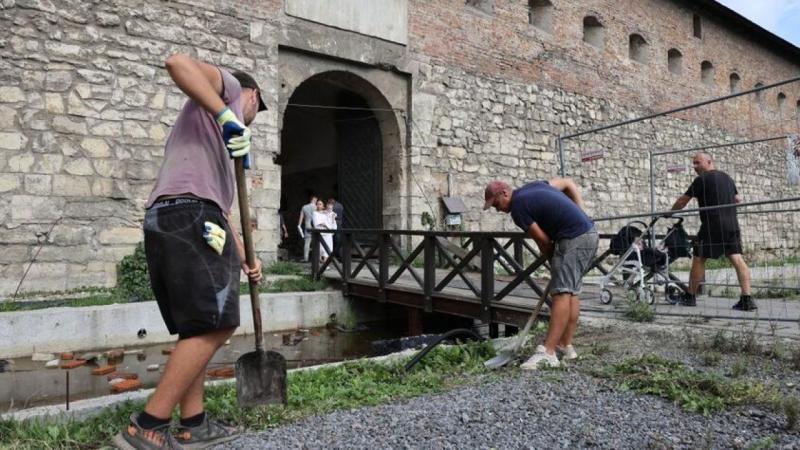 Іншу частину проєкту призупинять до завершення військових дій.