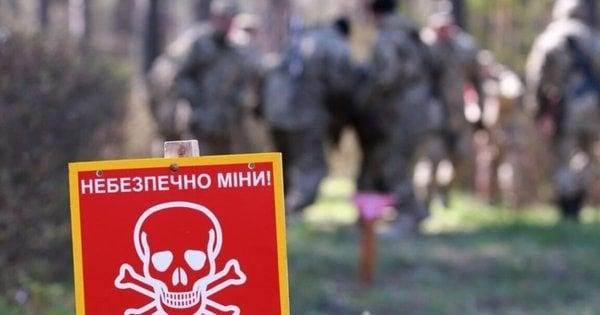 Внаслідок російського вторгнення в Україні забруднено вибуховими речовинами більше 142 тисяч квадратних кілометрів території.