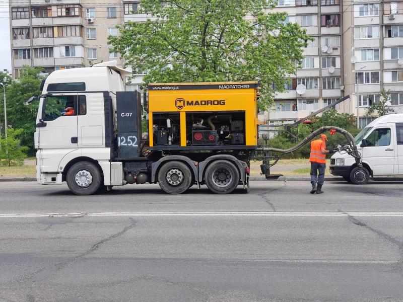 У Києві ліквідували ями на площі 127 тисяч квадратних метрів - Auto24