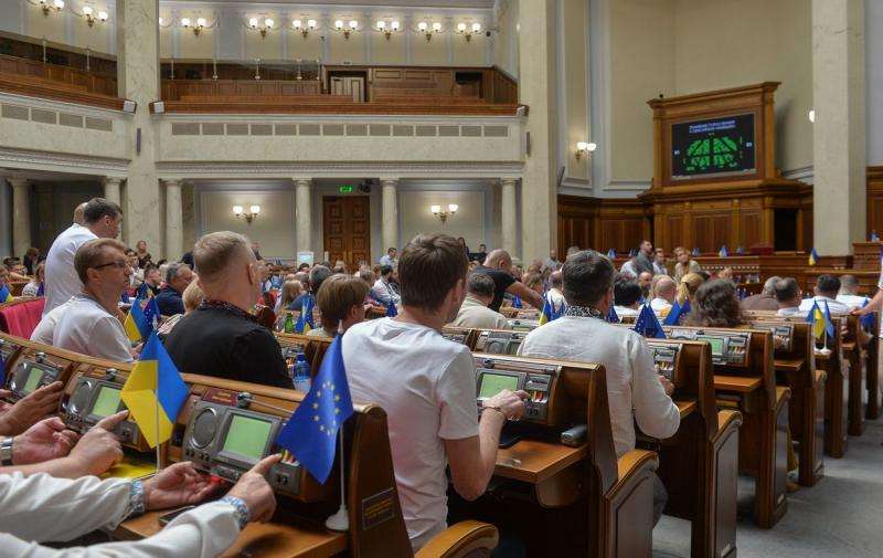 У Верховній Раді шукають рішення для вирішення проблеми боргової кризи в енергетичному секторі.